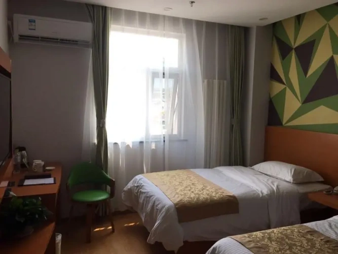 Standard Twin room with view