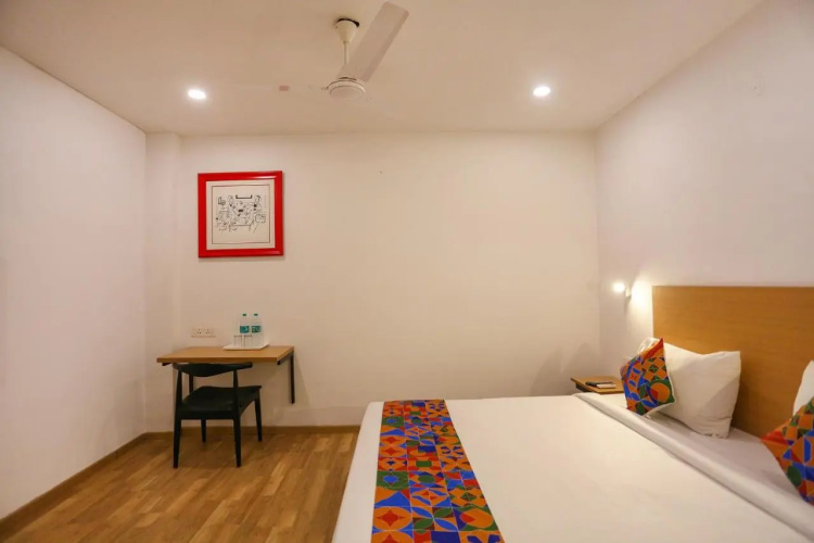 F9 Paschim Vihar by Fabhotel