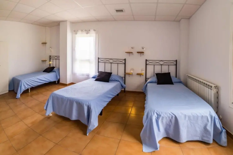 Standard Triple room