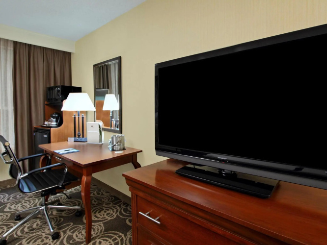 DoubleTree by Hilton Mahwah