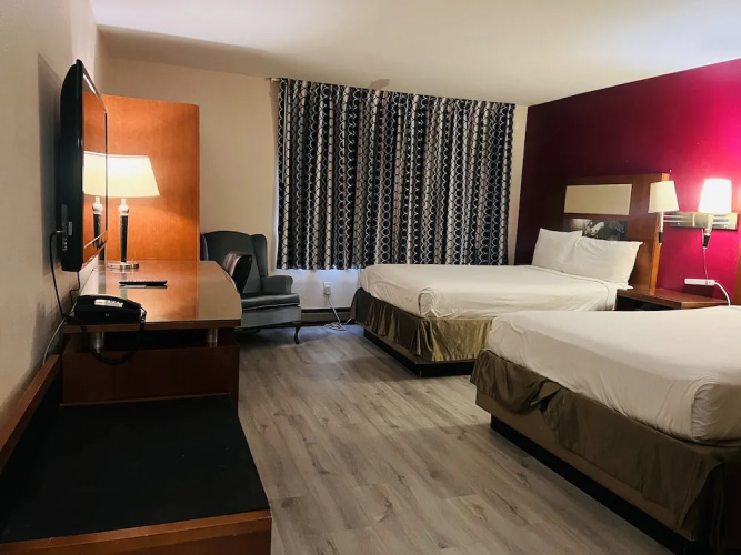 Motel 6 Iron Mountain