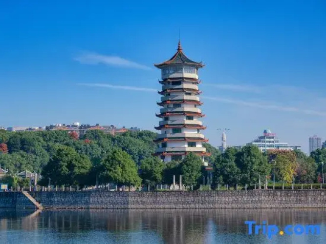 FUNGEE  Hotel (Wuyi Square, Huangxing Square Station, Changsha)