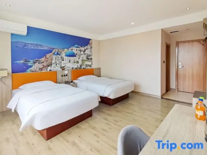 Standard Double room with city view