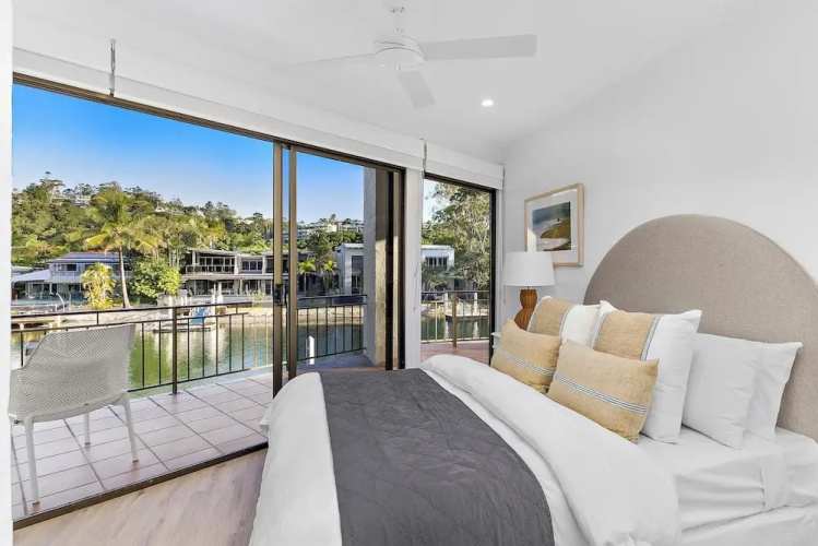 Unit 2 7 Noosa Parade Riverfront