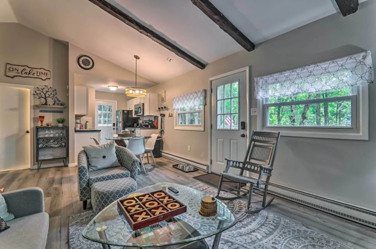 Fire Pit & Community Perks: Blakeslee Cottage!