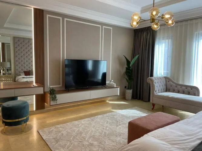 Cheerful 4-bedroom Villa With Shared Pool