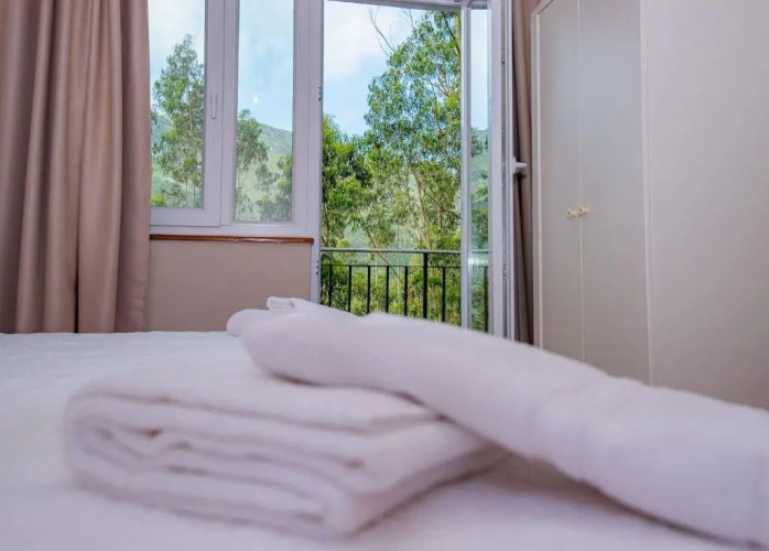 4 Bedrooms Cottage
