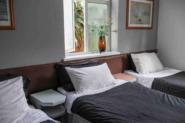 Hotel 261