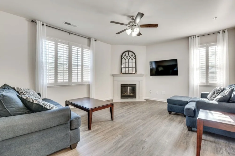 3 Bedrooms Apartment