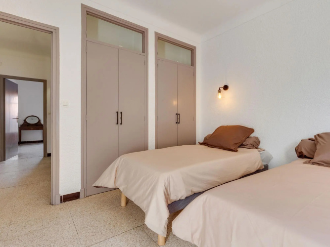 Alluring Holiday Home in Estagel with Private Pool