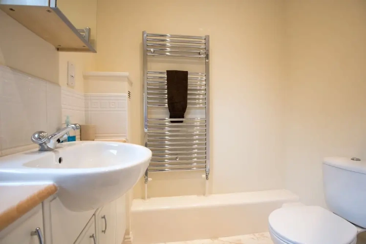 3 Bedrooms Cottage
