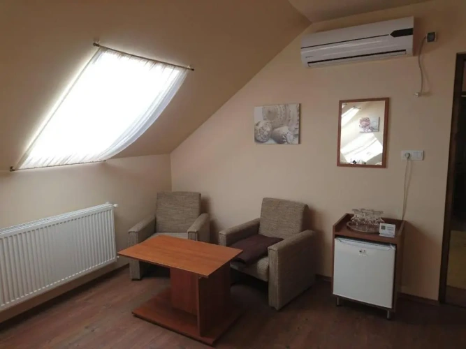 Standard Quadruple room with garden view