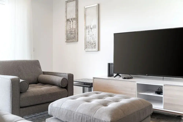 Lagos Modern 1 With Pool by Homing