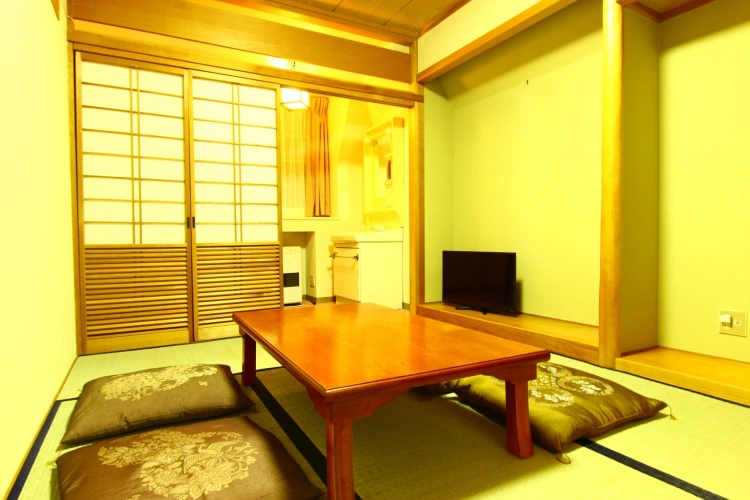 Standard room with mountain view