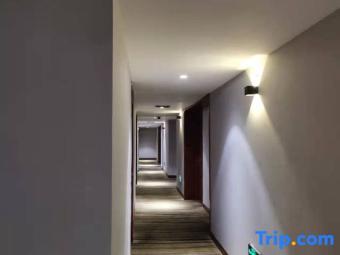 Youjian Hotel