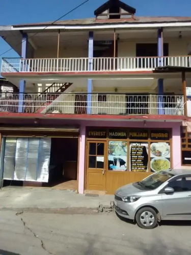 Hotel Everest