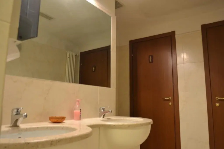 Hotel House