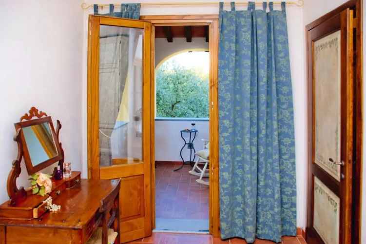 Villa in Vinci With Pool & Panoramic Views