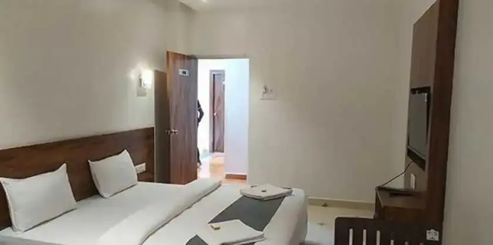Fabhotel Omkar Pride