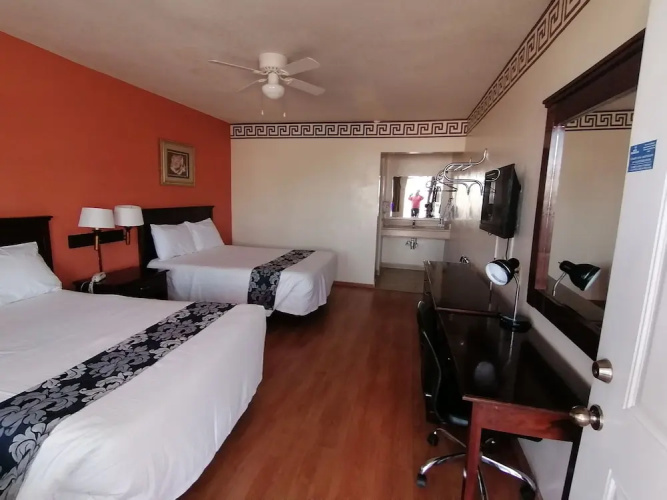 Hotel Express Inn