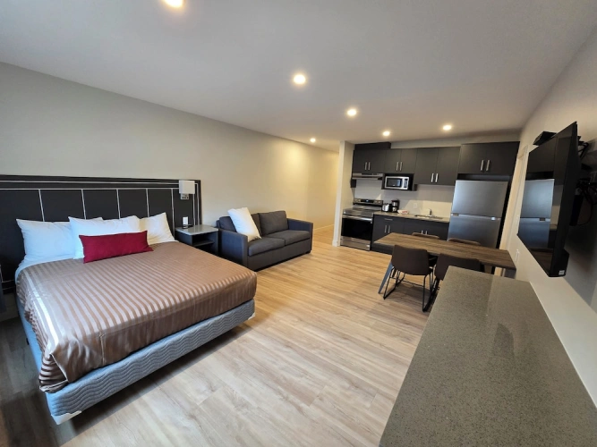 2 Bedrooms Apartment