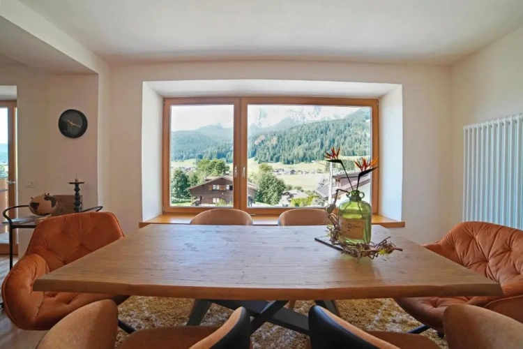 3 Bedrooms Apartment