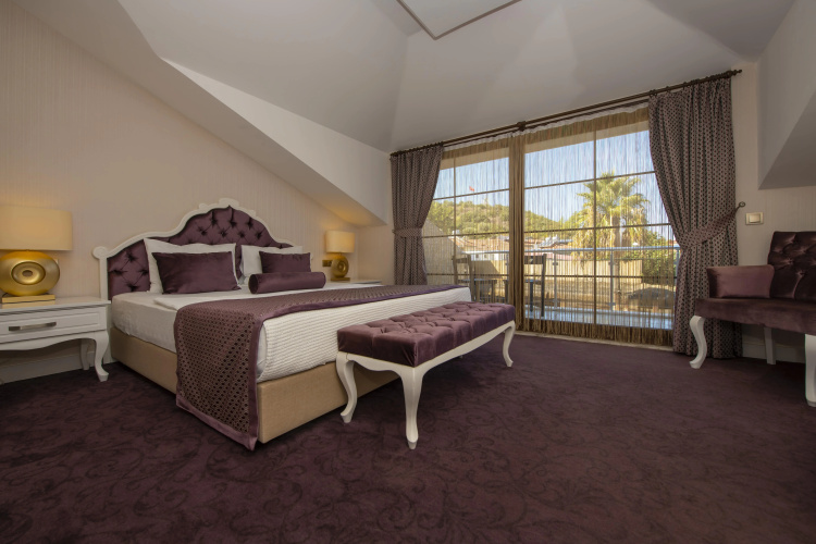 Han Deluxe Hotel