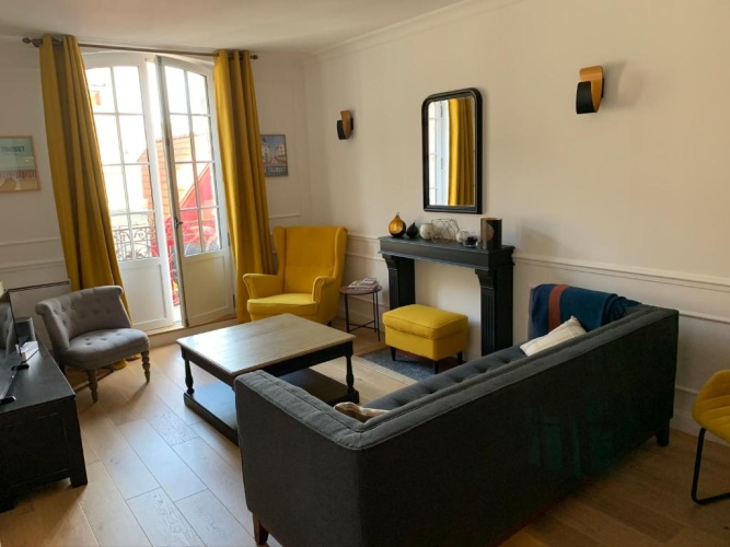 3 Bedrooms Apartment