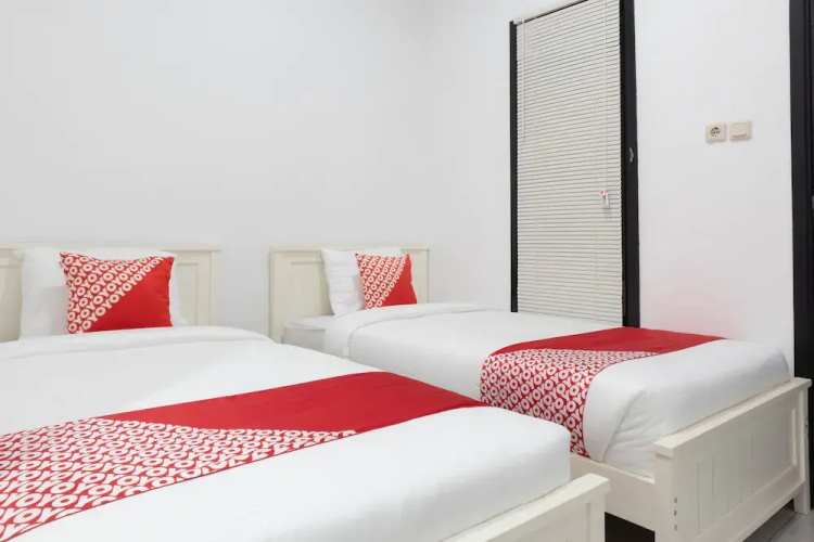Cozy Stay by OYO Rooms