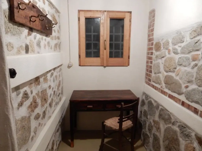 2 Bedrooms Cottage