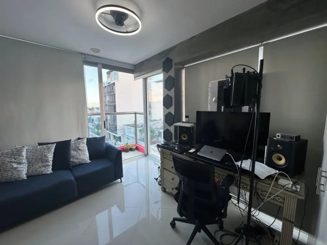 2BR Penthouse with Rooftop Pool