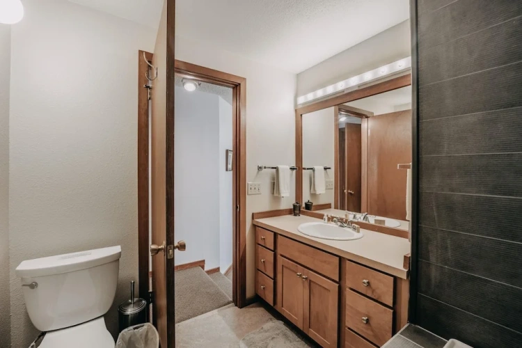 3 Bedrooms Apartment