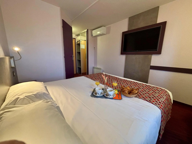 Brit Hotel Les Evens