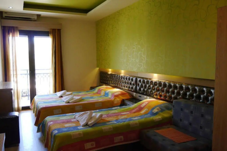 Captain's Beach Boutique Apartments