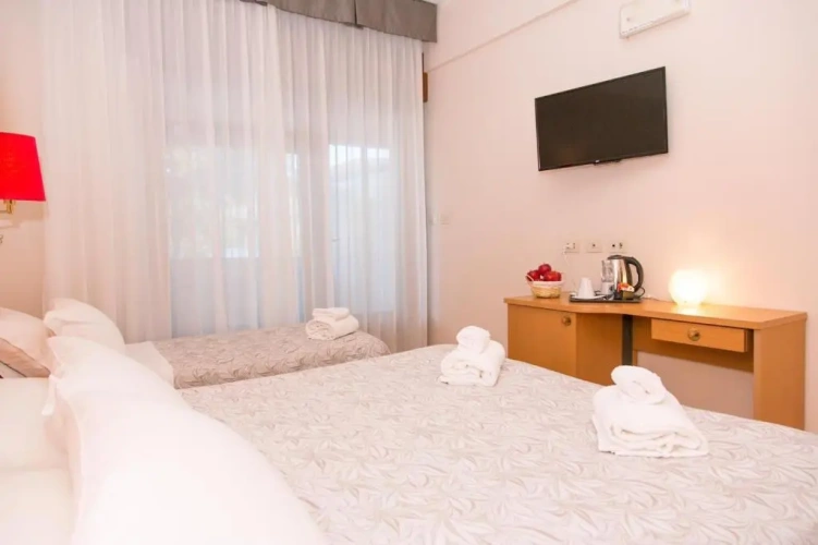 Economy Triple room