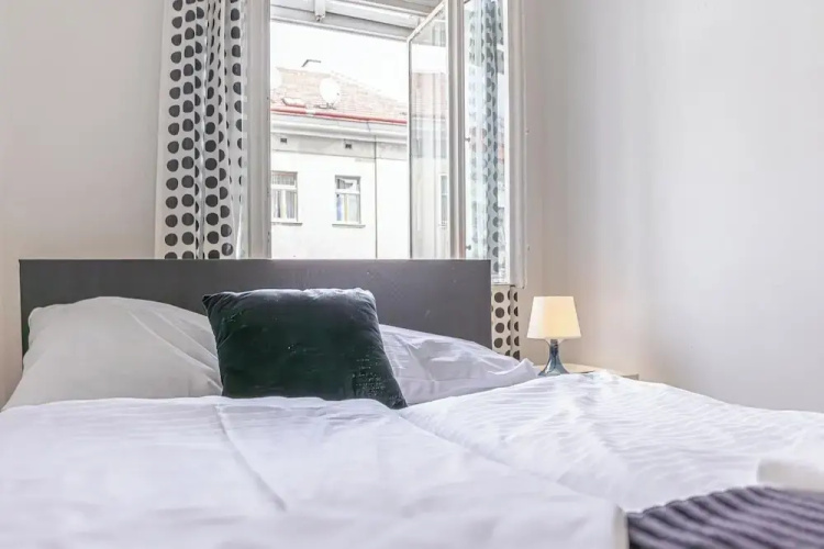 Private Room For Long Stay Stadthalle