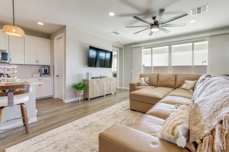 4 Bedrooms Cottage