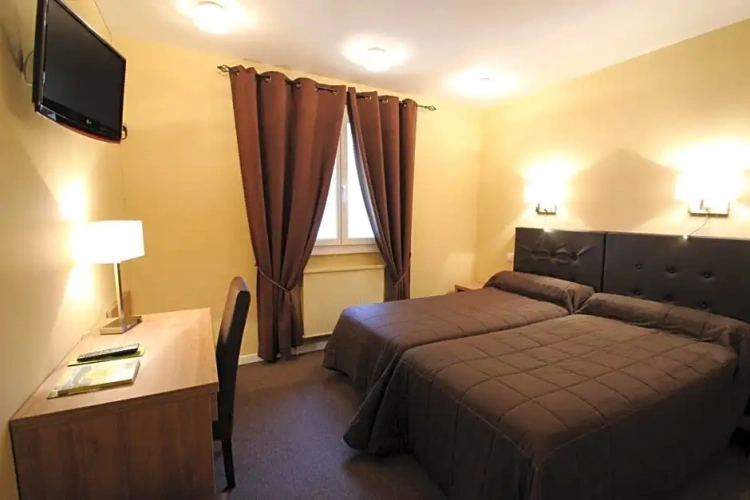 Standard Double room with view