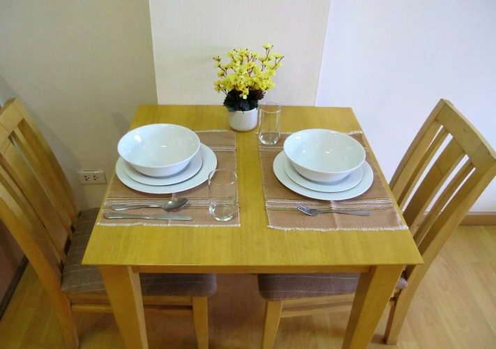 Green Life SrirachaOver view