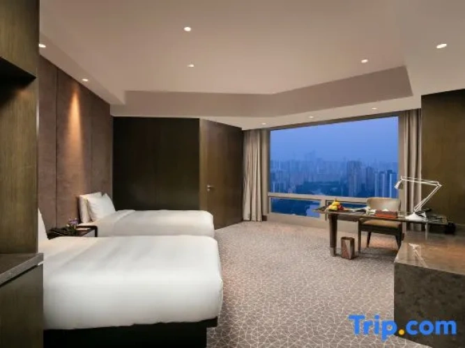 Premium Family Suite