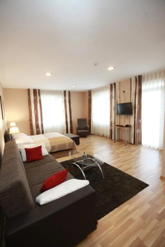 Hotel Petrijevci