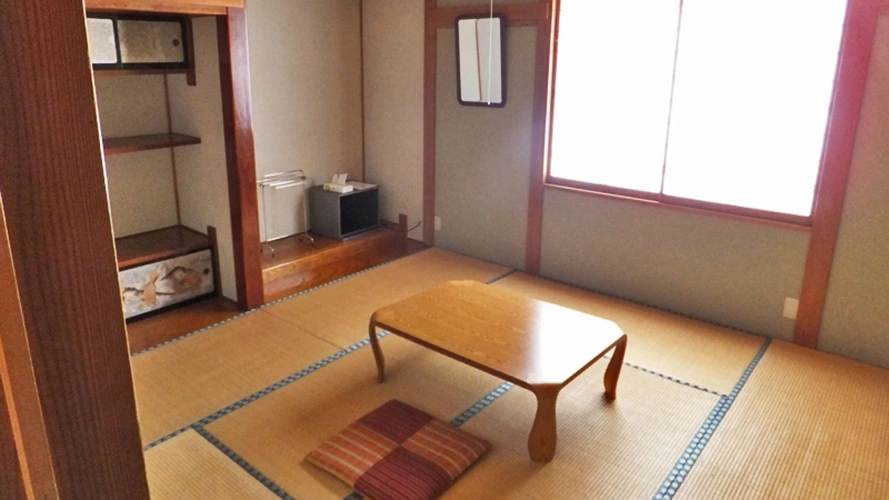 Standard room with mountain view