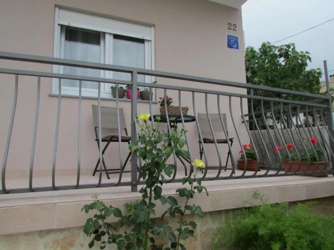 2 Bedrooms Cottage