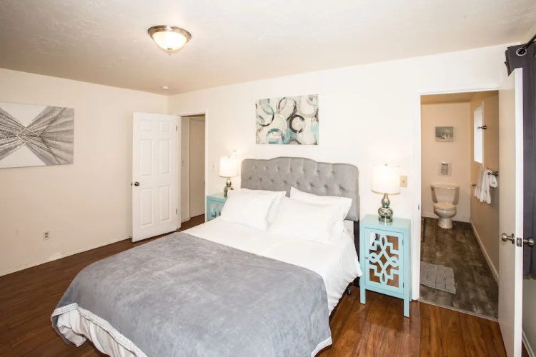 Space Needle Place - New Seattle Apt - Sleeps 8