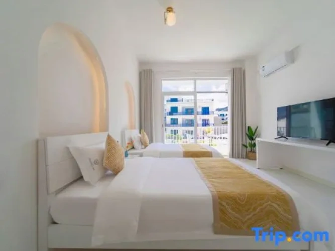 Standard Twin room with balcony