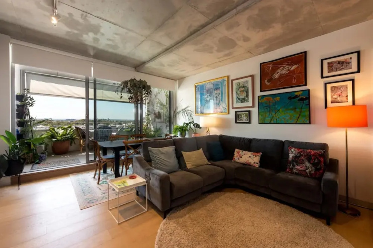 Brunswick Retreat! 5th Floor 1-bed Unit w Parking