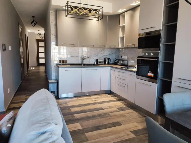 3 Bedrooms Apartment