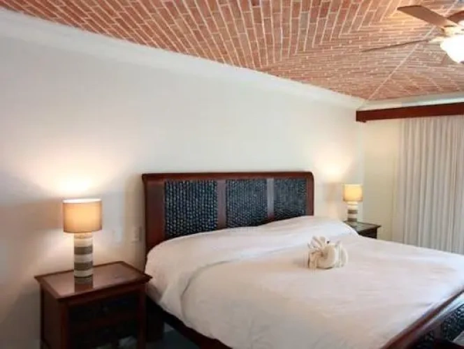 3 Bedrooms Apartment