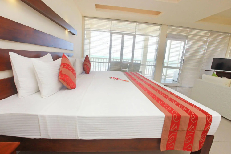 Beacon Beach Hotel