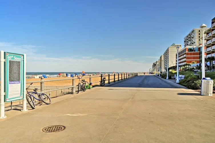 Colorful Virginia Beach Studio - Steps to Beach!